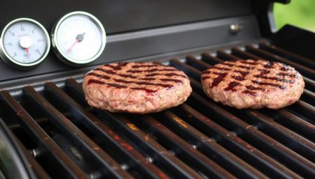 how long to grill burgers at 400